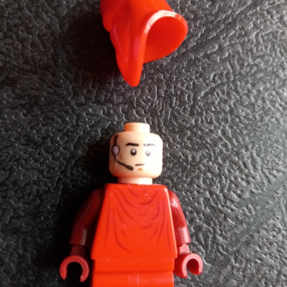 Lego Star Wars Royal Guard 1 1/8 in Red Minifigure Toy - Picture 2 of 9